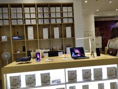 -华为授权体验店(中山公园来福士)