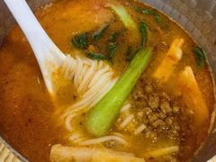-魔都三兄弟酸辣粉·蘸卤炸串(虹桥万科店)