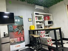 -鲨鱼皮汽车凹陷玻璃修复(静安店)