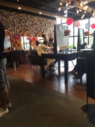 -PE SALON