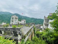 -四川汶川特大地震漩口中学遗址