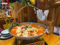 -老滇山寨•云南特色菜•地方菜•民族风情歌舞表演(金碧店)