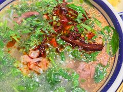 -云阿蛮云南生烫牛肉米线(奉贤路店)