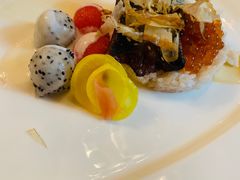 鳗鱼饭配酸梅饭配水果沙拉-马勒别墅·中餐厅