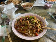 -歹歹的加个面过油肉拌面