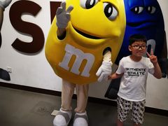 -m豆巧克力世界(上海世茂广场店)