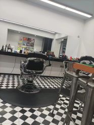 -15C7 男士理发馆 烫染专业店