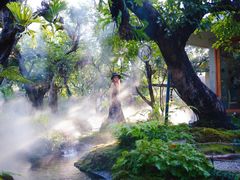 -Chom Cafe and Restaurant