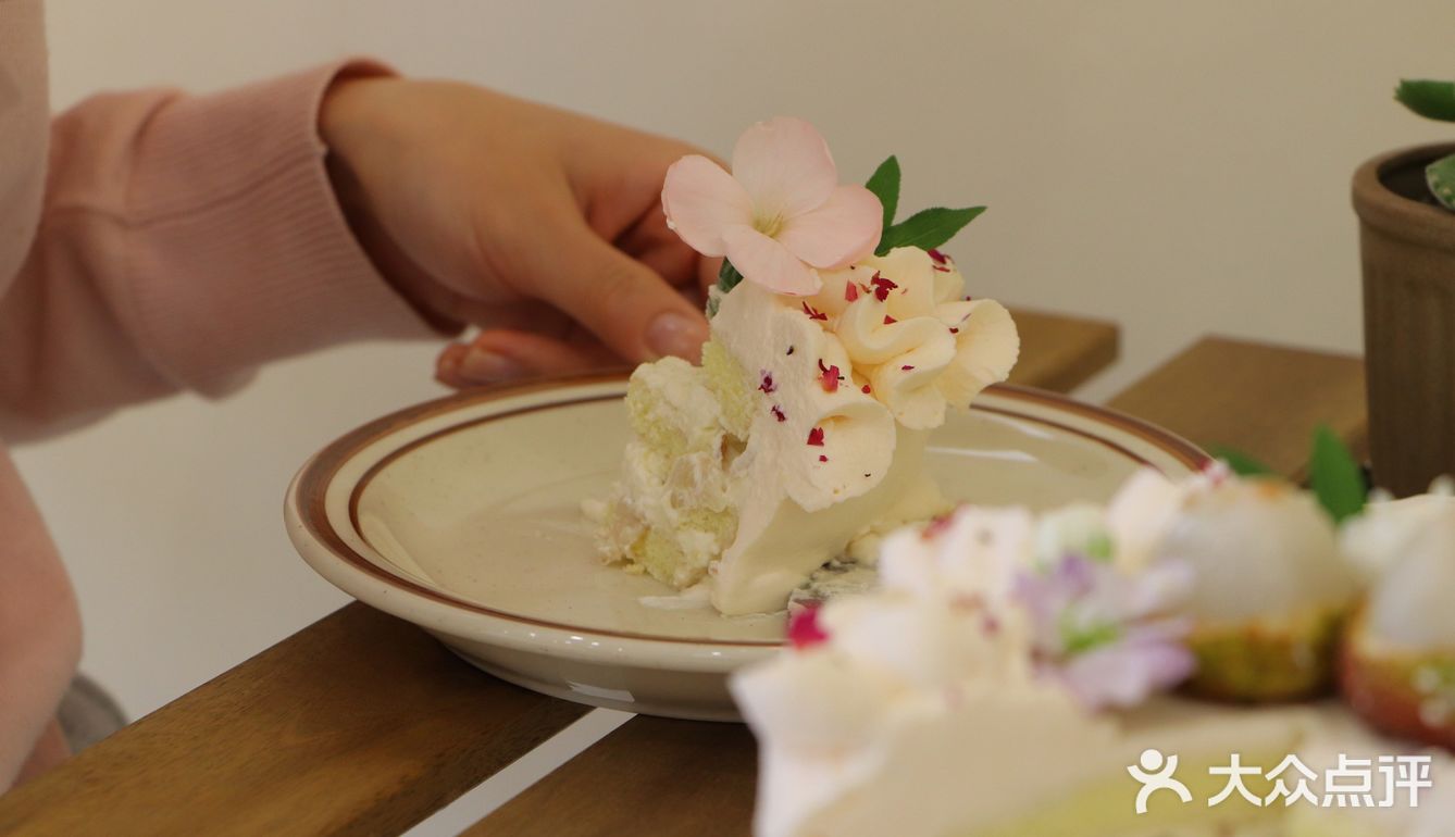 520赏味限定|玫瑰荔枝奶油蛋糕🍧