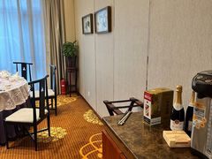 -曲江惠宾苑宾馆(大雁塔大唐不夜城店)