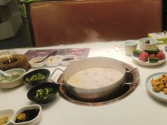 -洪氏嗨捞·猪肚鸡火锅(阳光天地店)