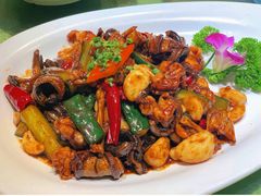 鳝鱼烧牛蛙-刘胖子家常菜·蹄花焖藕(江汉路总店)