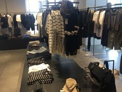 -URBAN REVIVO(欢乐海岸购物中心店)