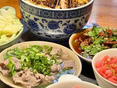 -大众跷脚牛肉馆·非遗传承单位(峨眉山店)