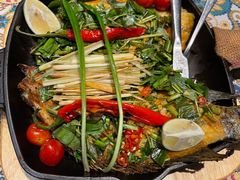 香茅草烤罗非鱼-云海肴·汽锅鸡·云南菜(天山百盛优客店)