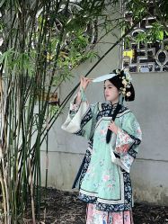 -一揽芳华汉服旗袍体验馆(拙政园店)