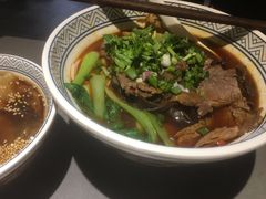 -粉吖吖·邵阳米粉(体育西路店)