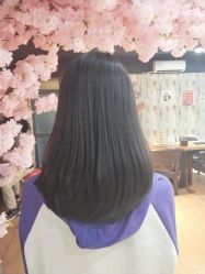 -UN·SAKA 右嗯造型