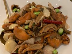 紫独蒜爆谷熟菌-一坐一忘云南菜(卓悦中心)