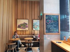 大堂-星巴克(前滩世贸中心店)