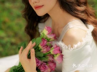 “这个奶盖它有点酸啊” “我抓住你的手了”