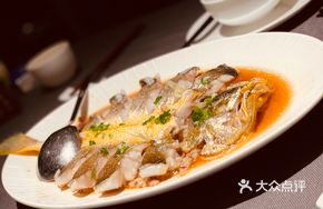 Steamed Small Yellow Croaker with Meat Sauce