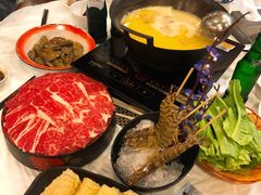 -鲜入围煮花胶鸡海鲜火锅