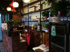 大堂-陆记牛庄·碳锅龙虾烧烤(爱上花园店)