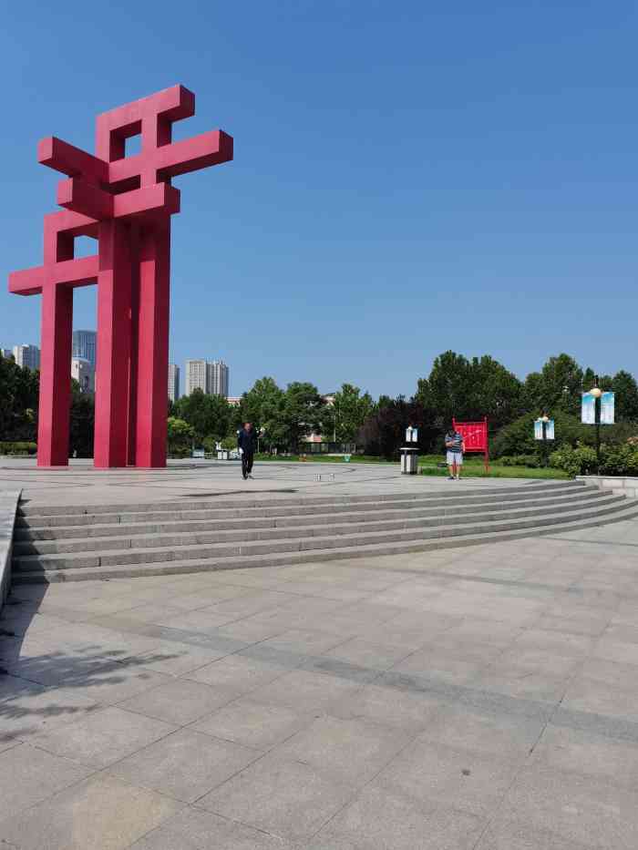 翔宇公园-"9015位置: 就在街角上的一个路边小公园.