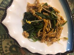 菠菜豆芽拌面筋-新疆红柳花餐厅(新洲店)