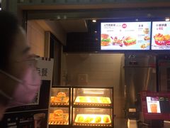 -肯德基(成都机场T2到达精选店)