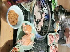 -釜御山海鲜烤肉火锅自助(新城市中心店)