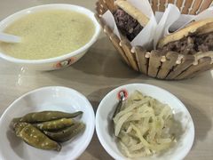 -闫家驴肉老店(华电一校店)