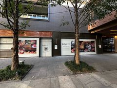 -瑞虹新天地月亮湾