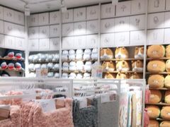 -名创优品(广东省广州琶洲保利广场店)