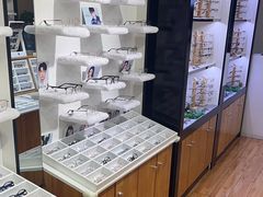 -MiRi眼镜·蔡司·星趣控·尼康控优点视觉合作店(南京东路店)