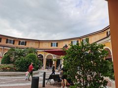 -佛罗伦萨小镇广佛名品奥特莱斯(疏港路店)