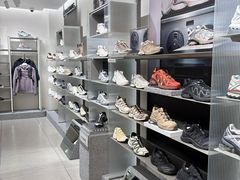 -SALOMON萨洛蒙(长沙国金街店)