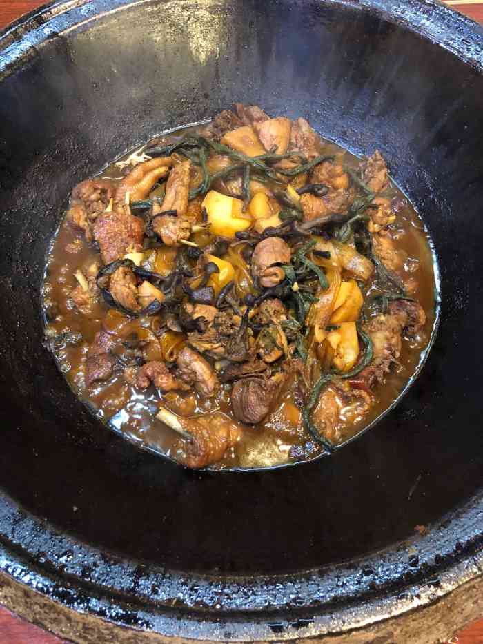 柴火地锅炖(福禄街店)-"机场接上朋友们就一路奔向伪满洲皇宫因为.