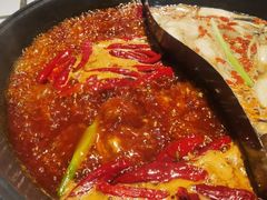 红油菌汤鸳鸯锅-贰回巷火锅馆(钟楼店)