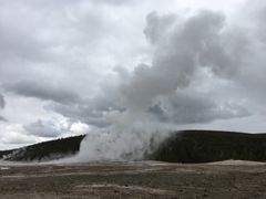 -老忠实间歇泉