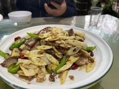 -土砂锅生态山庄·非遗砂锅雅鱼