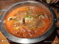 -野山舂·贵州现舂酸汤火锅(鸿通城店)