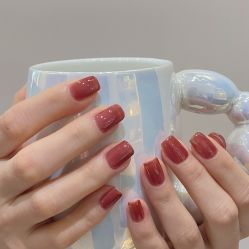 -花岐款式专研健康美甲沙龙