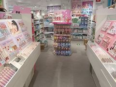 -名创优品(北京新中关购物中心地铁层店)