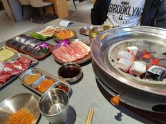 -围炉肉舍•炭烤活鳗•丹东海鲜烤肉(步行街店)