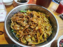 干炒牛河-牛一煲美食(江高店)