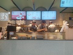 -奈雪的茶(亨特国际广场店)