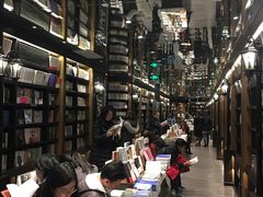 -钟书阁(松江泰晤士小镇店)