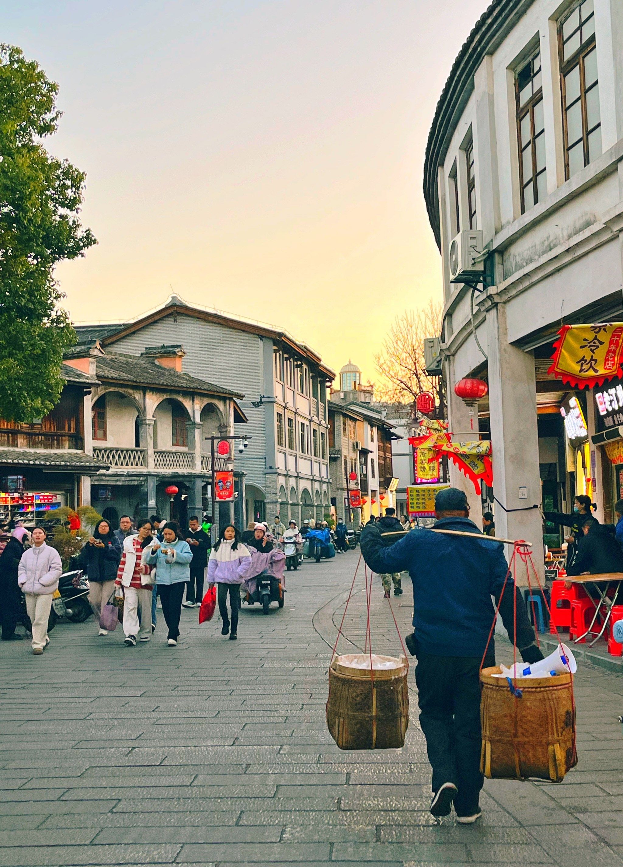 长汀水东街终成网红古镇模样,游客越来越多